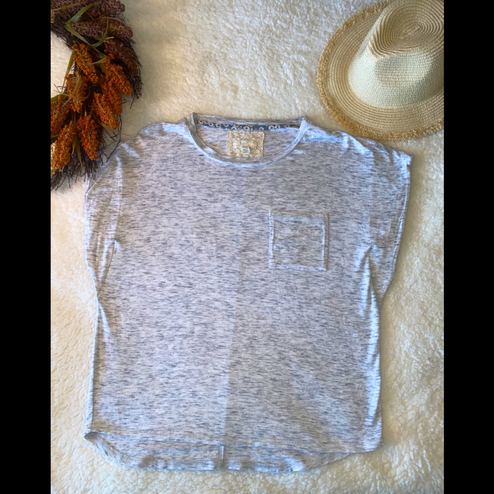 Heather-tee with unique sleeve